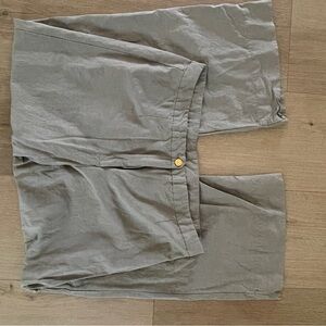 H&M Gray Wide-Leg Pants with Button Detail